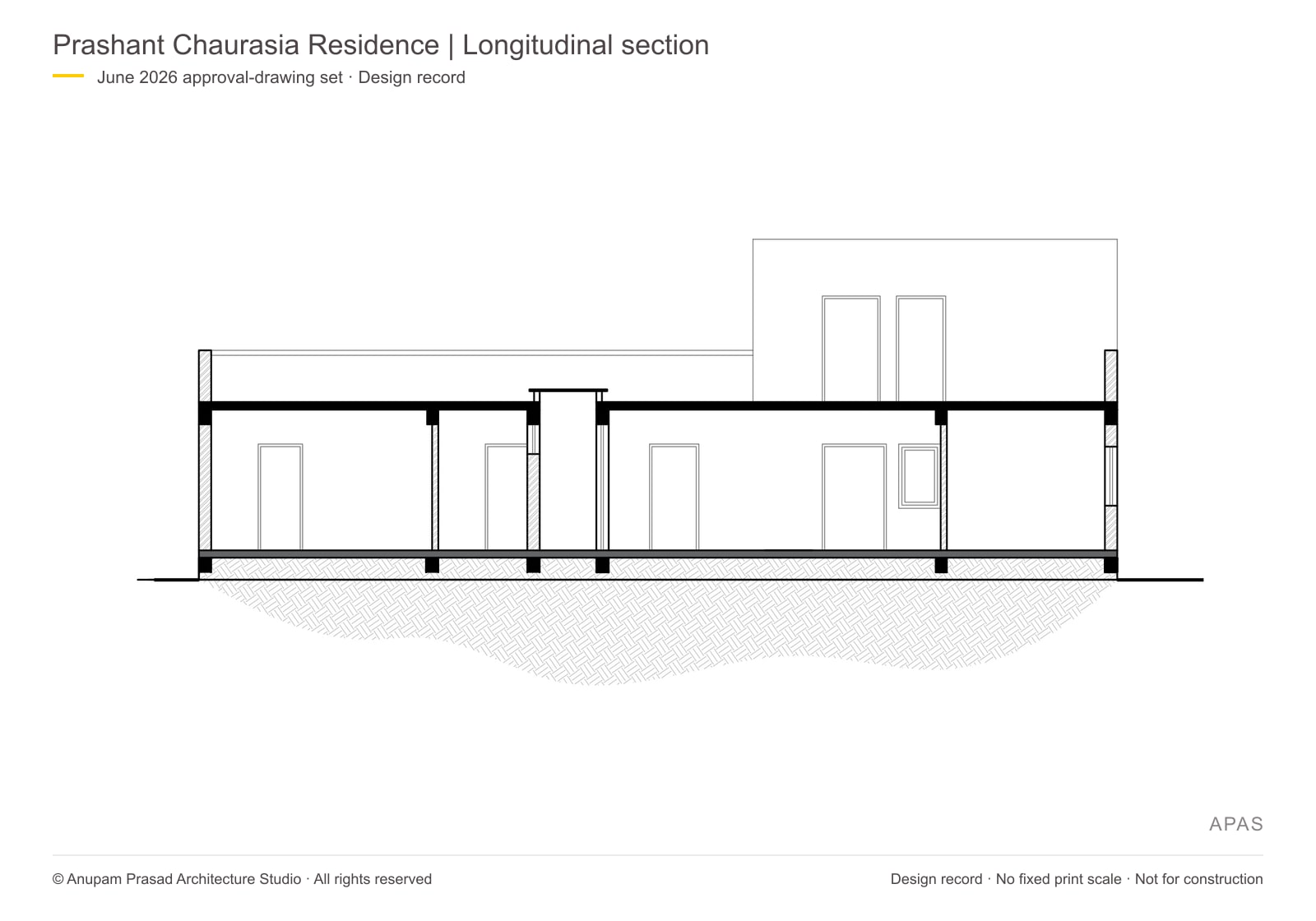 Longitudinal section: rooms, roof level and the upper-floor enclosure.